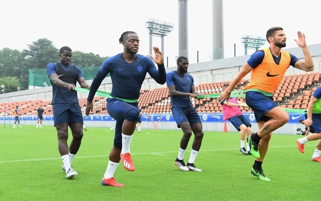 Batshuayi-Zouma-and-Giroud-in-training