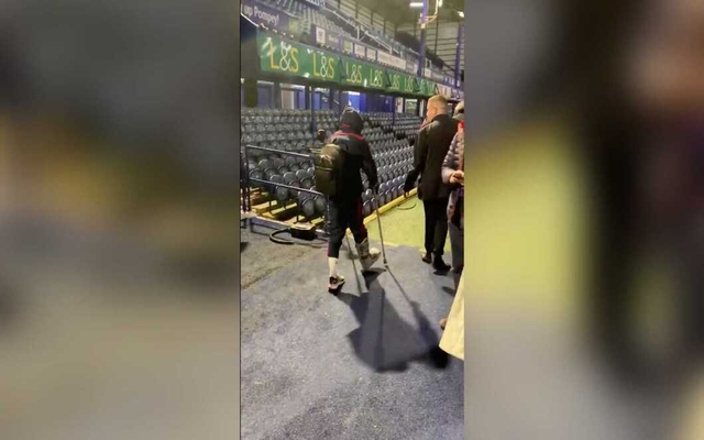 Video-Torreira-on-crutches