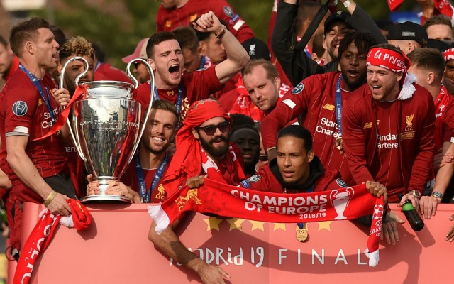 liverpool-bus-parade