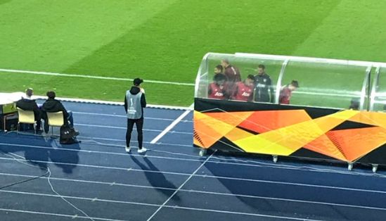 players-watching-ighalo-goal