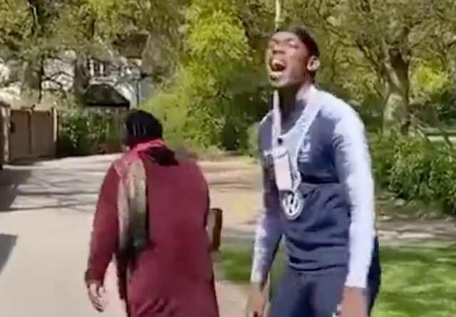 Pogba-nutmeg-on-mum