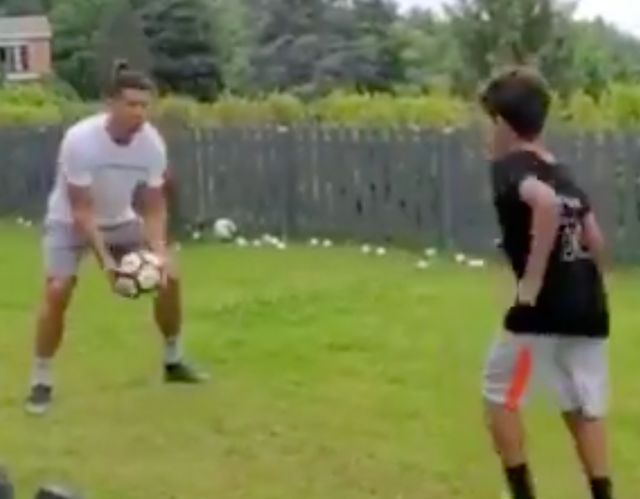 Cristiano-Ronaldo-training-son
