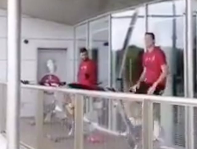 Matic Fernandes Man Utd training troll