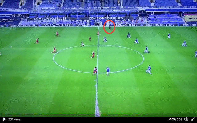 Video - Liverpool star Mane forgets about taking a knee
