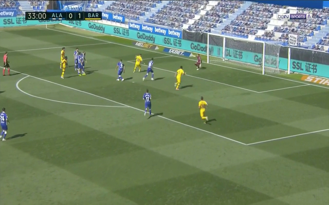 Video - Messi scores vs Alaves