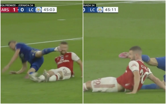 Video - Vardy kicks out at Mustafi face