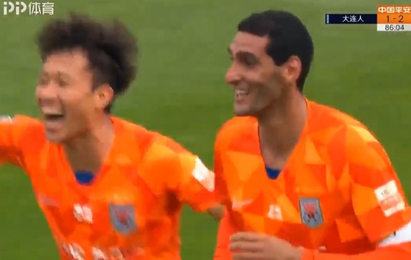 fellaini hat trick video