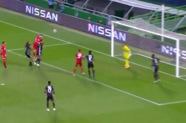 Lewandowski goal Bayern Lyon