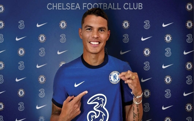 Silva signs for Chelsea