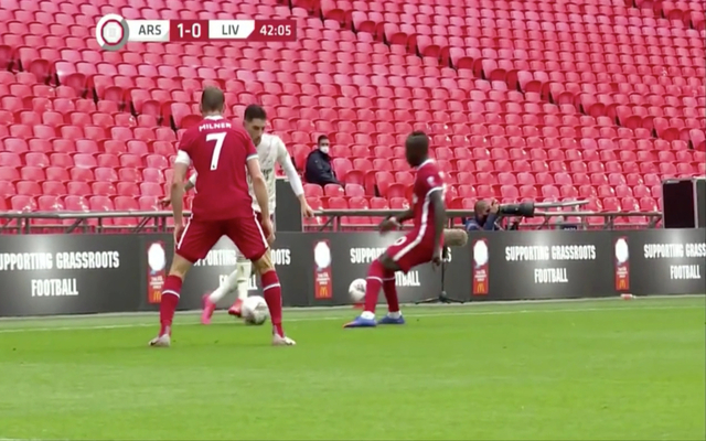 Video - Bellerin nutmeg on Mane