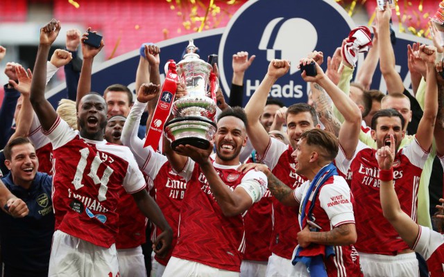 arsenal celebrate fa cup 2020