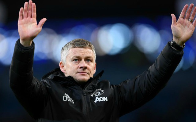 ole gunnar solskjaer raised hands