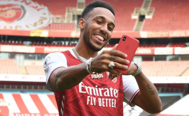 aubameyang phone