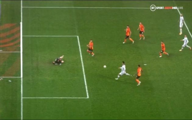 Video - Lautaro Martinez miss for Inter vs Shakhtar