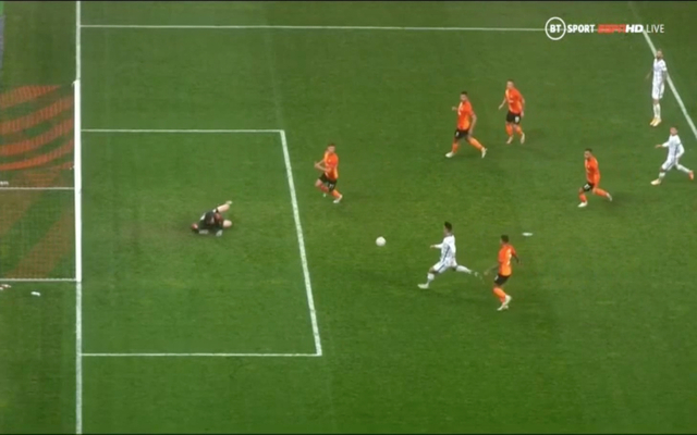 Video - Lautaro Martinez miss for Inter vs Shakhtar