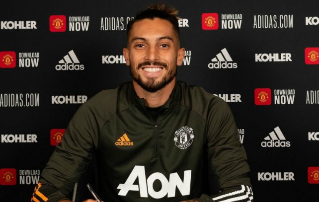 man utd alex telles