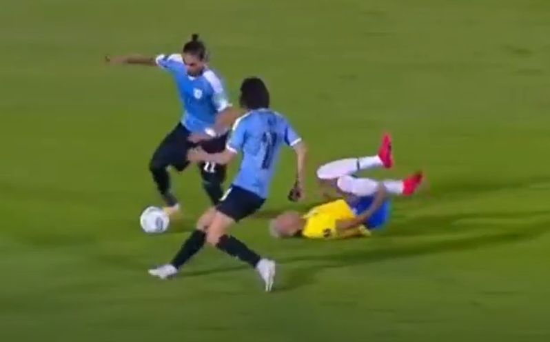 cavani red card uruguay brazil
