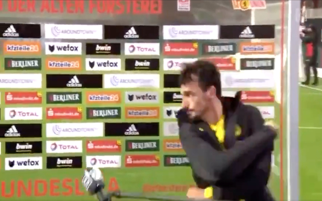 Video - Mats Hummels smashes interview board after Dortmund lose
