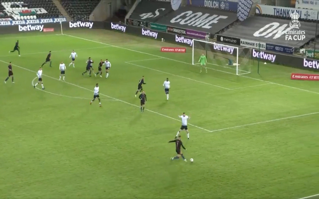 Video - Kyle Walker scores for Man City against Swansea