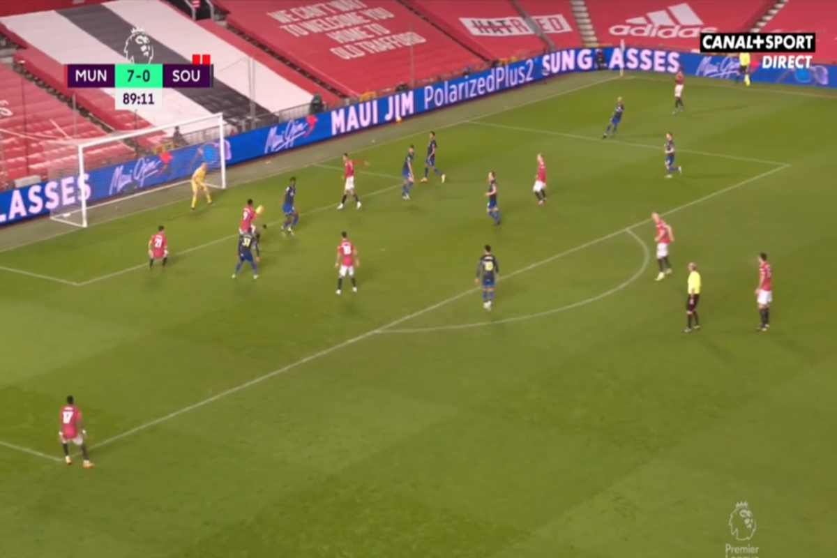 Video - Martial makes it 8-0 to Man United vs Southampton