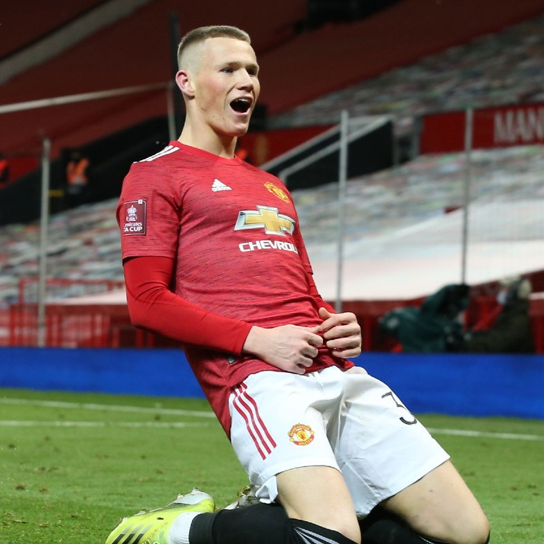 mctominay celebrates a goal