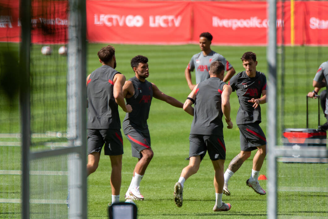 Oxlade-Chamberlain and Tsimikas train for Liverpool