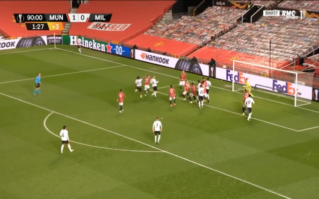 Video - Kjaer scores for Milan after Henderson error for Man United