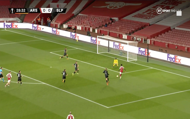 Video - Saka misses glorious chance for Arsenal vs Slavia Prague