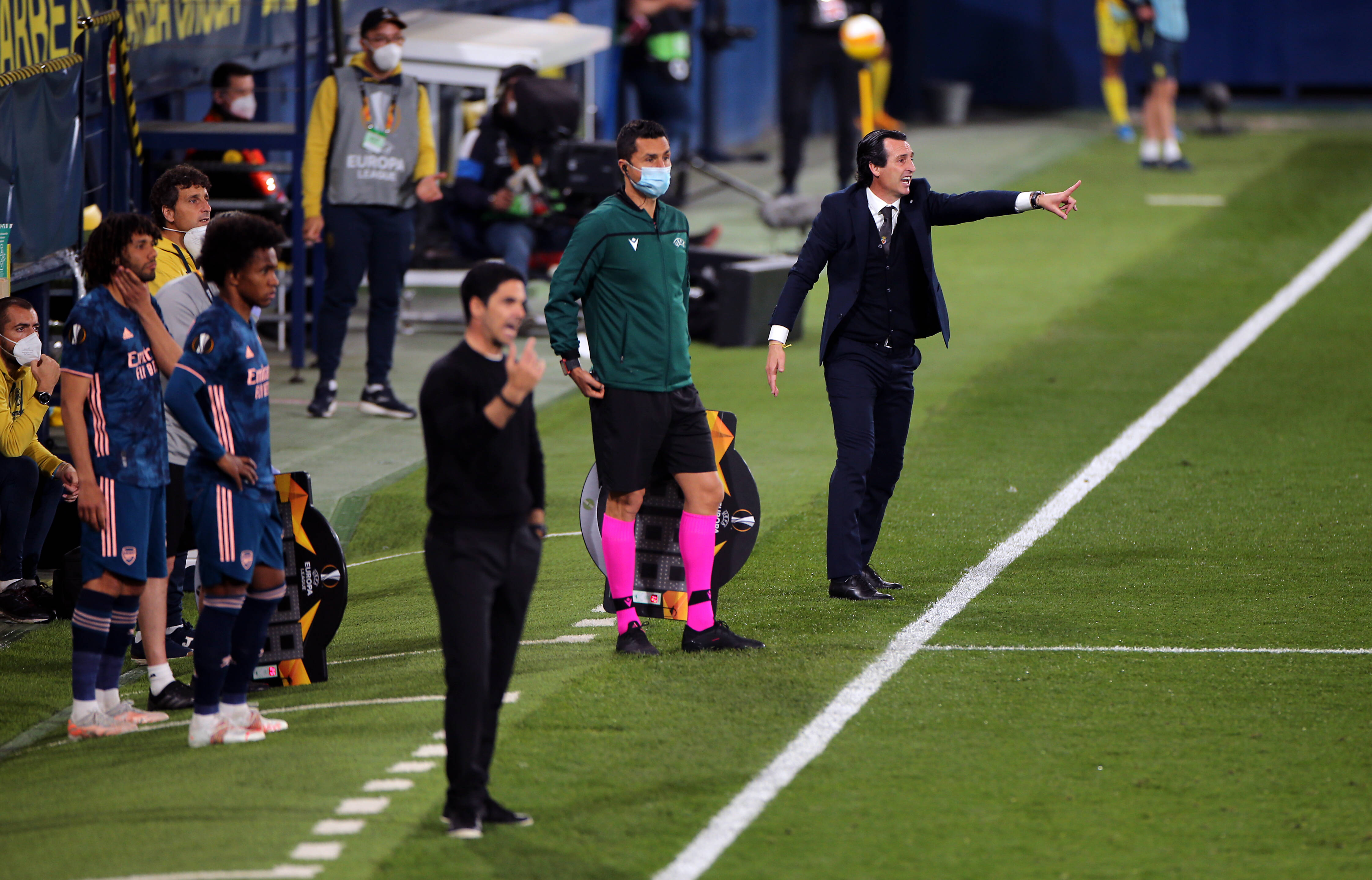 Unai Emery and Mikel Arteta on the sidelines