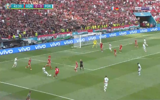 Video - Ronaldo misses close-range sitter after Fernandes cross for Portugal vs Hungary