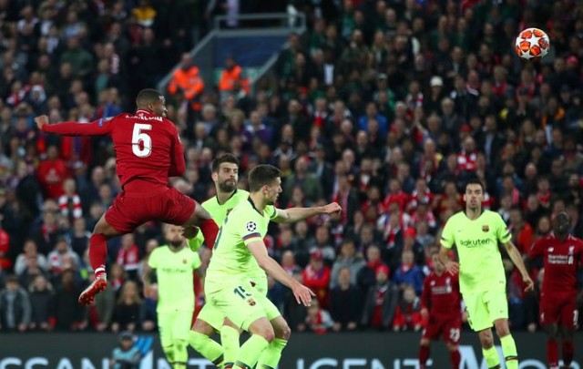 wijnaldum vs barcelona
