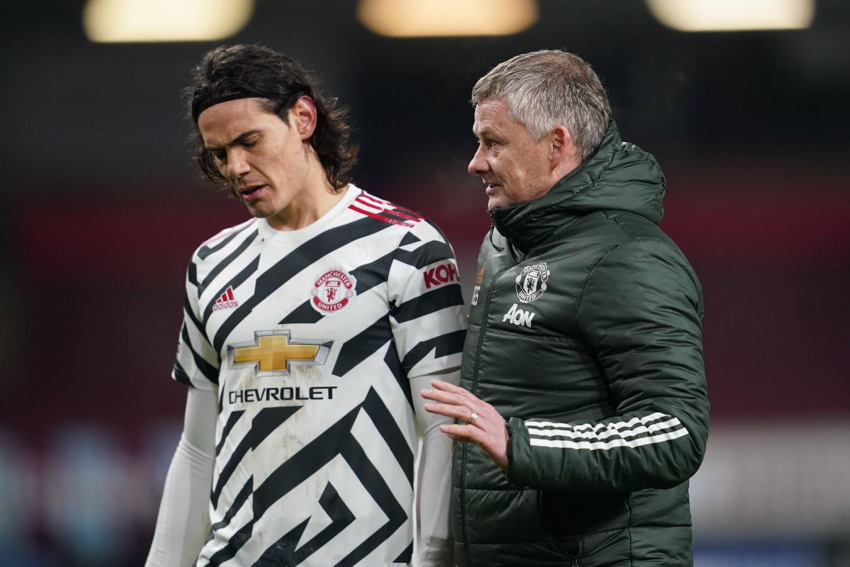 Edinson Cavani frustrated next to Solskjaer