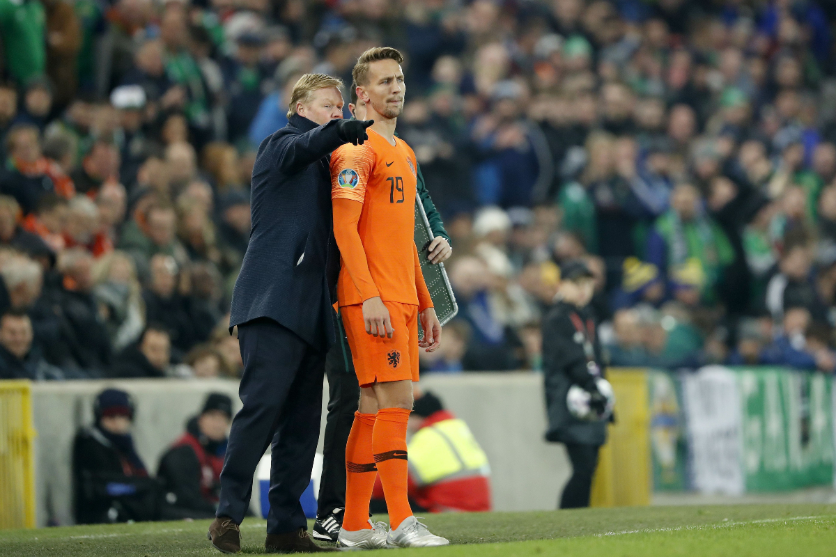 Ronald Koeman with Luuk de Jong for Holland