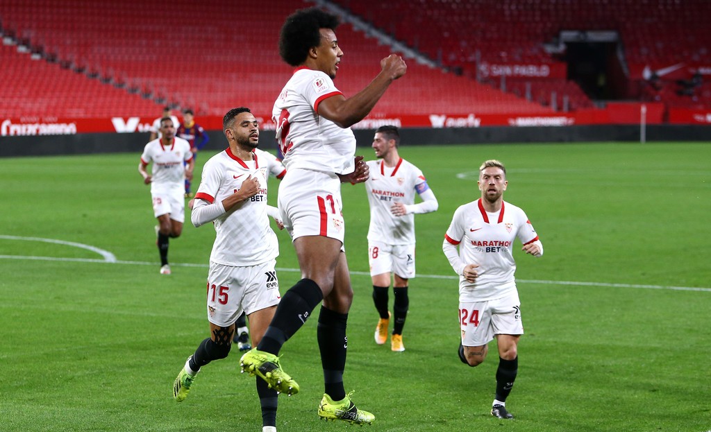 sevilla fc players celebrate