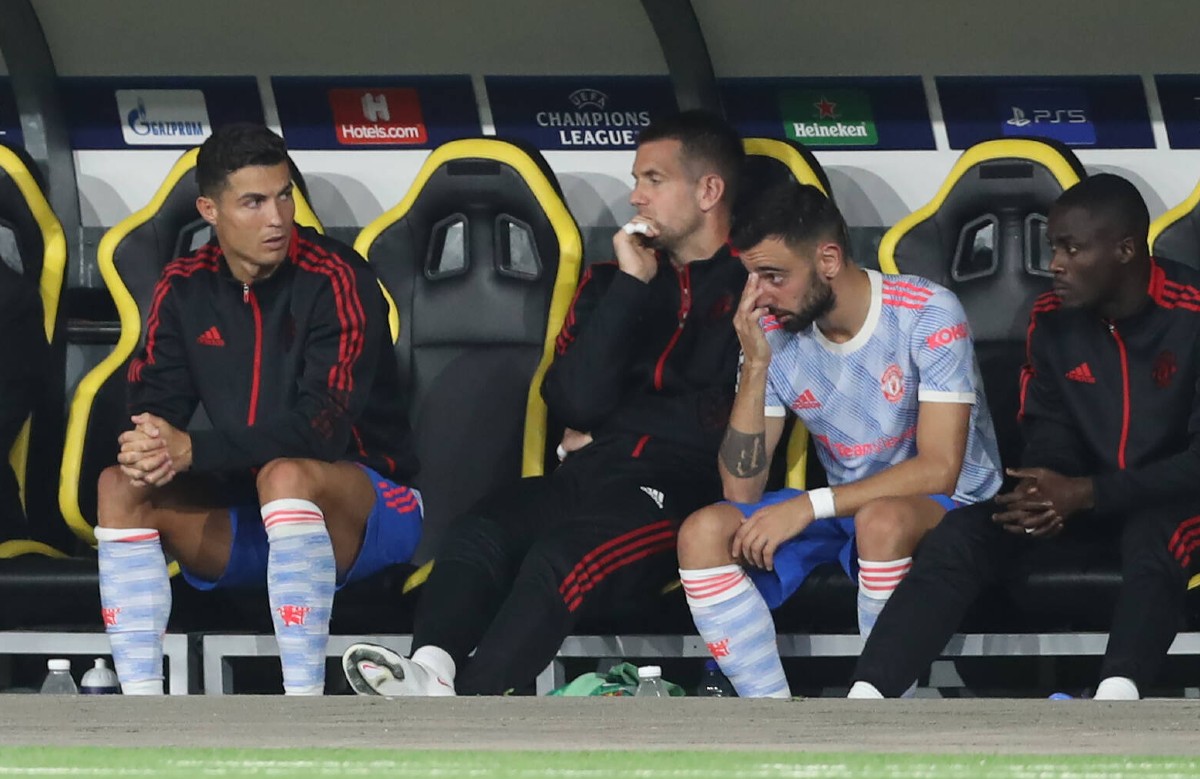 Cristiano Ronaldo Bruno Fernandes Man Utd bench CL