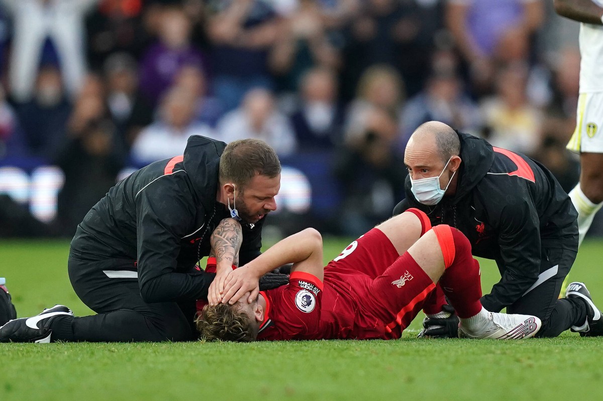 harvey elliott liverpool leeds injury harvey elliott liverpool leeds injury