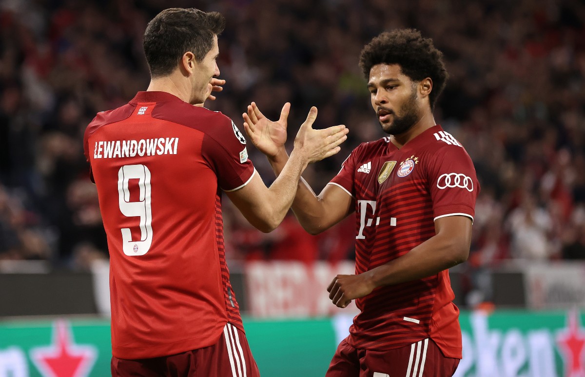 Robert Lewandowski Serge Gnabry Bayern Munich 2021-22