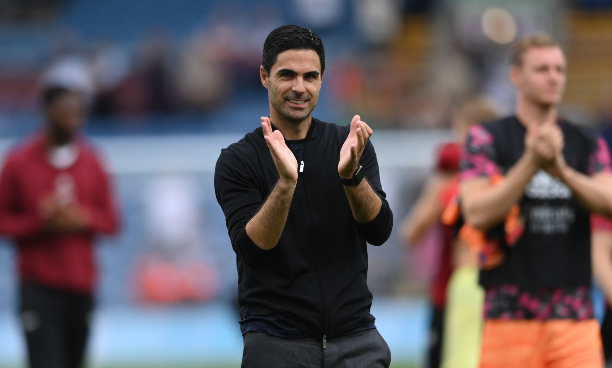 Mikel Arteta applauds Arsenal