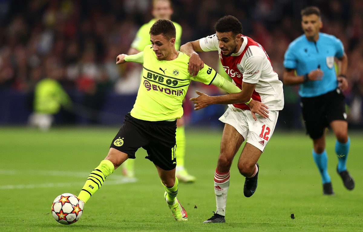 dortmund vs ajax Mazraoui