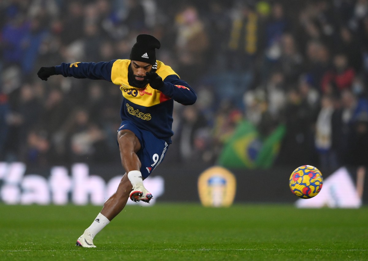 lacazette warming up arsenal fc