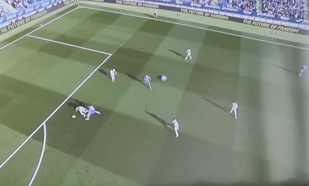 Enes Unal punishes Eder Militao
