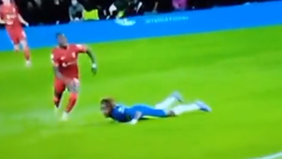 Sadio Mane scores vs Chelsea