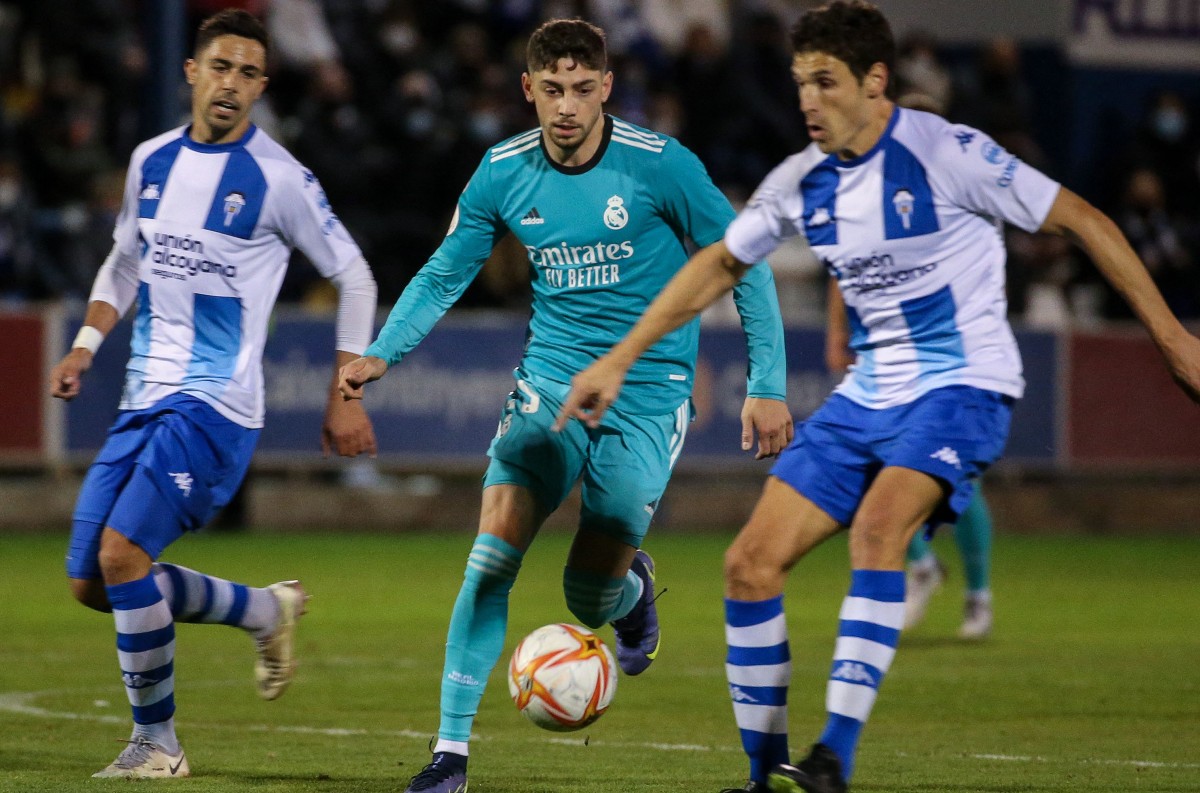 Valverde Real Madrid away kit