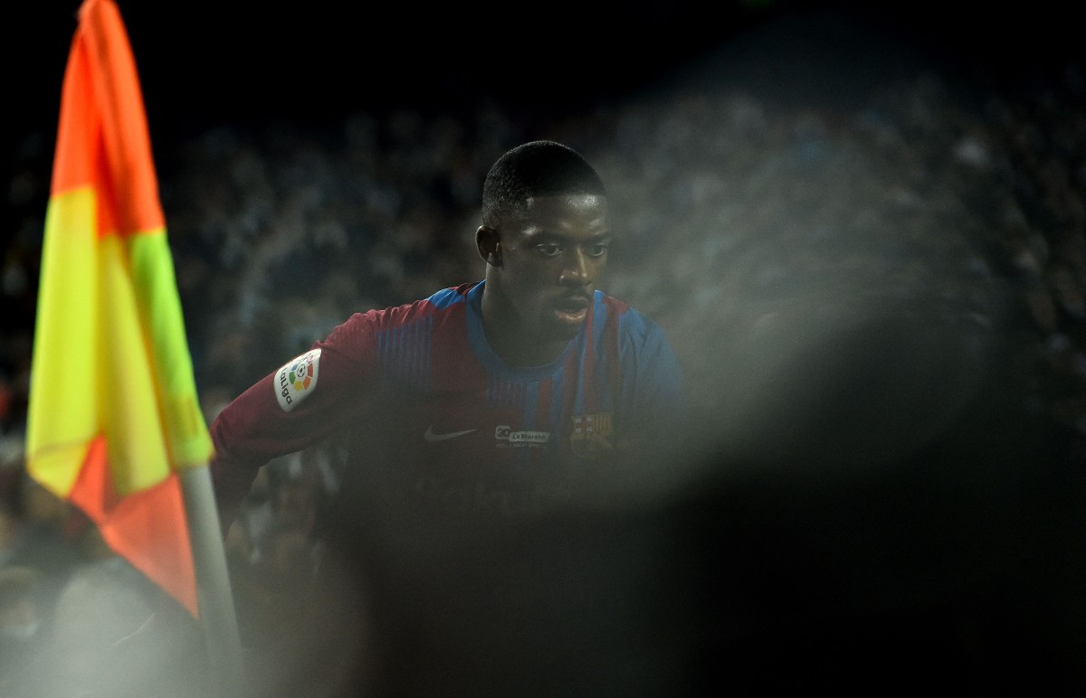 dembele corner flag