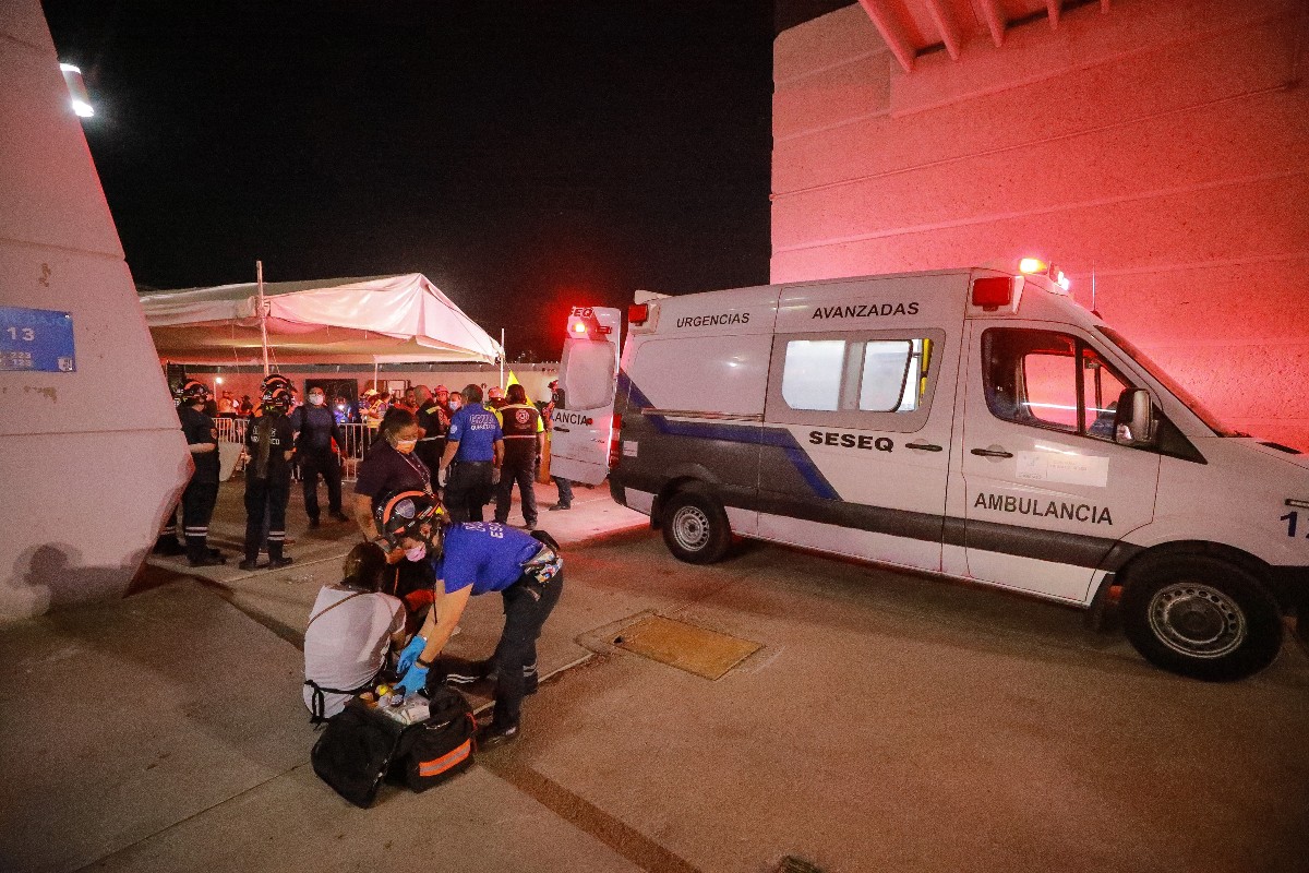queretaro riots ambulance