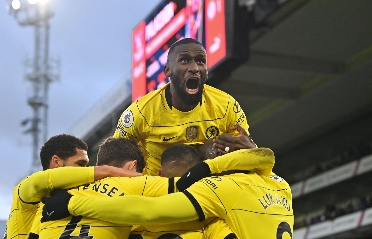 rudiger chelsea yellow kit