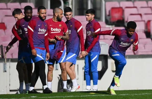 training barca depay alves etc