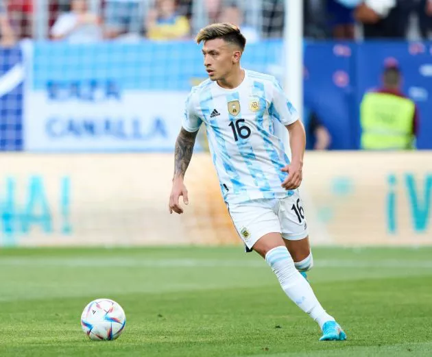 Lisandro Martinez in action for Argentina