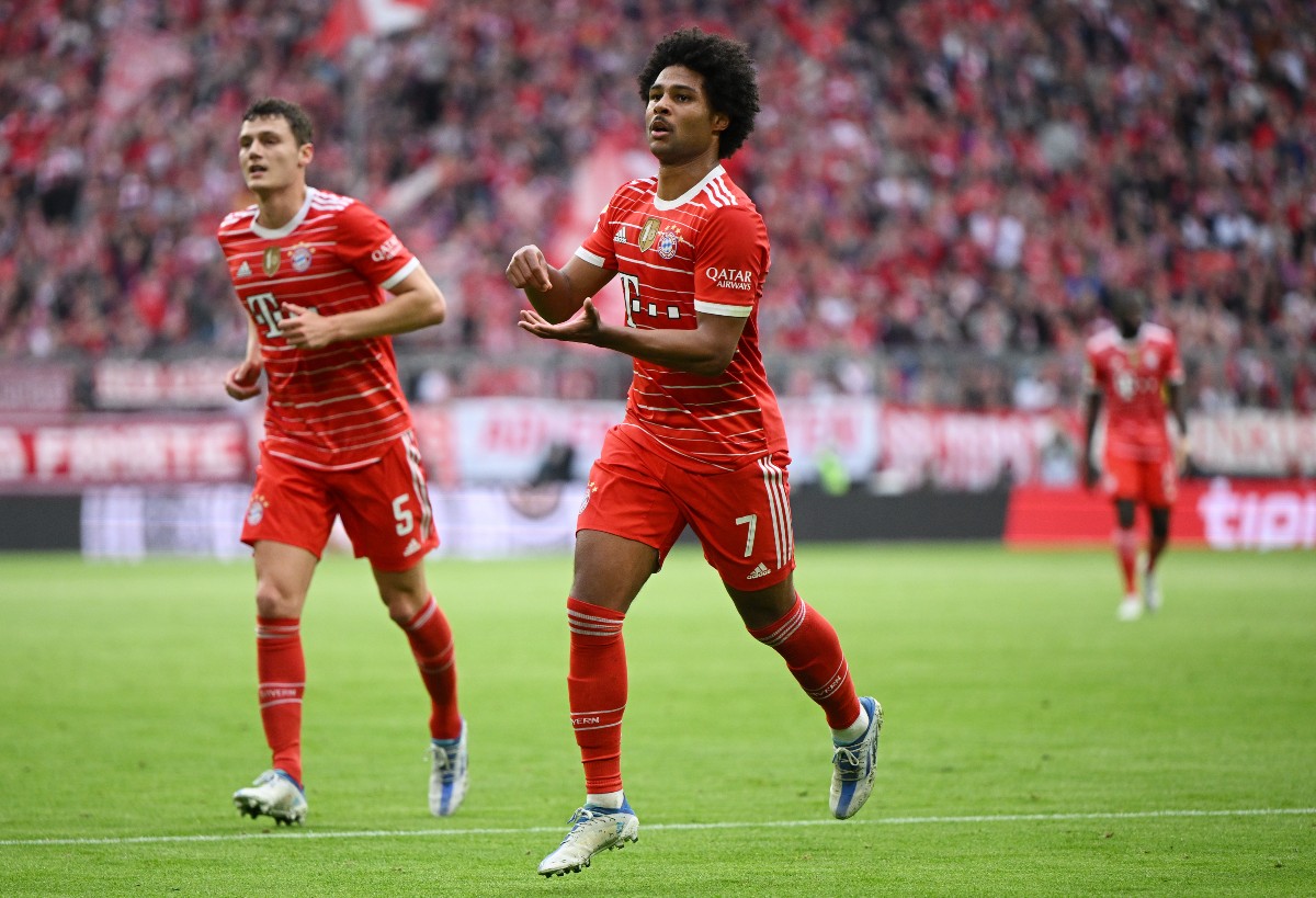bayern munich gnabry celebration bayern munich gnabry celebration