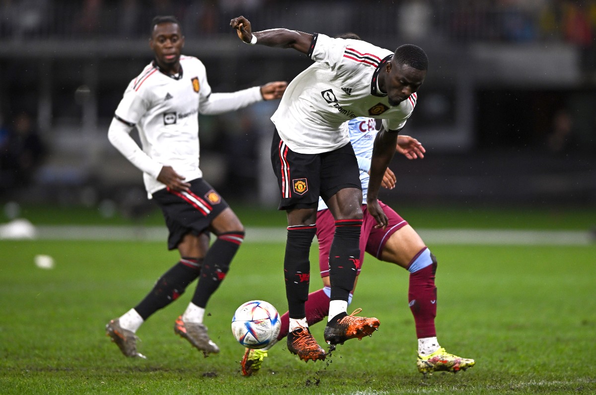 wan-bissaka bailly united villa